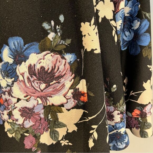 Clearance !!! Floral Black sweater - Picture 7 of 15
